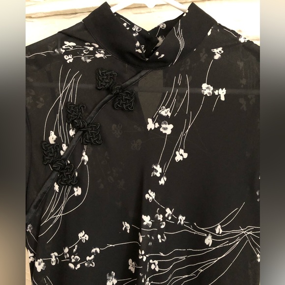 Ronni Nicole Maxi dress black with white flowers. - Picture 8 of 9